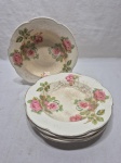 Jogo de 6 pratos fundos de massa, sopa em porcelana inglesa floral, craquelado. Medindo 22,5cm de diâmetro. Com desgate na douração.