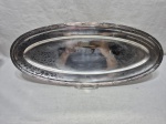 Travessa oval rasa de peixe em prata 90 Wolff, modelo X.Medindo 50cm x 21cm.