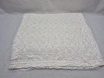 Colcha, cobre leito de casal em crochê branco. Medindo 200cm x 170cm. Com marcas de guardado.