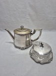 Bule e manteigueira em cristal com presentuir e tampa em prata 90 Fracalanza, modelo fita cruzada. Medindo o bule 13cm de altura. Recipiente adaptado.