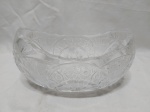 Lindo centro de mesa navete em grosso cristal ricamente lapidado. Medindo 23,5cm x 14cm x 13cm de altura.