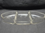 Conjunto de petisqueiras em cristal.  Medindo o conjunto 35cm x 15cm x 4cm de altura.