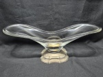 Centro de mesa em cristal com base em prata 90 Sheffield. Medindo 50cm x 14cm x 18,5cm de altura.