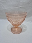 Pequena fruteira, centro de mesa em vidro moldado salmão. Medindo 12cm x 12,5cm de altura.