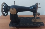 ANTIGA MAQUINA DE COSTURA SINGER - ANOS 50 - FUNCIONANDO COM MOTOR - ARTIGO PARA DECORACAO - EM OTIMO ESTADO CONFORME FOTOS
