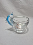 Linda caneca em vidro de murano com alça de golfinho. Medindo 13cm x 14cm de altura.