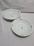 Par de travessas redondas fundas em porcelana Renner floral com friso ouro. Medindo a maior 26,5cm x 6,5cm de altura.