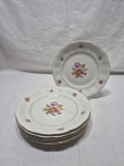 Jogo de 6 pratos de sobremesa em porcelana polonesa floral com friso ouro. Medindo 19,5cm de diâmetro. Leve desgaste na douração.