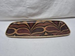 Linda travessa retangular em fibra. Medindo 51cm x 21cm.
