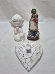 Lote sacro diverso, composto de anjo em porcelana, sagrado coração em madeira e imagem de santa em resina. Medindo o maior 13cm de altura.