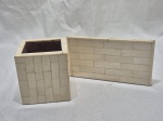 Lote de porta cartas e porta trecos em madeira com lâminas de osso. Medindo o porta cartas 15,5cm x 9cm de altura.