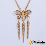 Colar HSTERN Ouro Amarelo 18k com pingente (3cm) e diamantes Tamanho 42cm Peso 8,1g Acompanha o cert