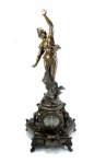 ANTIGO E RARO RELOGIO EM BRONZE COM FIGURA FEMININA - FUNCIONANDO - MEDIDAS: 80 X 25 X 25CM. - ITEM EM OTIMO ESTADO CONFORME FOTOS - ITEM SERA ENVIADO DA BAHIA