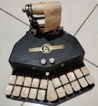 ANTIGO E RARO STENOTIPO - ITEM NO ESTADO CONFORME FOTOS - ITEM SERA ENVIADO DA BAHIA