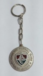 Lindo Chaveiro Representando - FLUMINENSE FOOTBALL CLUBE - RJ - " SOU TRICOLOR DE CORAÇÃO " - Metal prateado com esmalte - Medida da medalha: 4,5 cm de diâmetro. Conforme fotos.