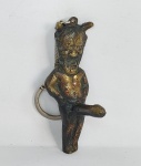 Antigo e raro Chaveiro Erótico em Metal. Medida: 8 cm x 4,5 cm x 2,8 cm.