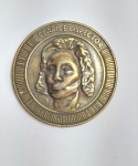 Medalha Clarice Lispector - Comemorativa 1 Ano de TAG - Clube de Assinatura de Livros - Metal - Medida: 4,5 cm de diâmetro - Conforme fotos.
