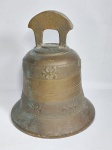 Antigo Sino em Espesso Bronze Fundido. Badalar Alto e Prolongado. Som Similar à Sinos de Locomotivas. Medida: 20,5 cm de altura x 17,5 cm de diâmetro. Peso: 2910 gramas. Conforme fotos.