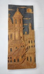 Linda Talha em Madeira representando Casario. Assinada. Medida: 52 cm x 21,5 cm x 3 cm. Conforme fotos.
