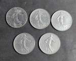 França - Lote de 5 Moedas - 1 Francos - Republique Française - Ano: 1976 / 77 / 85 / 99 - Conforme fotos.