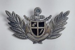 Conservado Distintivo da Marinha de Guerra do Brasil. Metal Cinzelado. Medida: 7 cm x 4 cm.