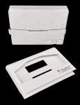 Dispenser em polipropileno de forro descartável para assento sanitário - 16x22x03 cm - na embalagem original - Sem uso - embalagem com amarelados do tempo.