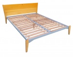 Cama de casal design em madeira e ferro - 82x170x208cm medidas gerais - 200x150 cm medidas do colchão - com duas madeiras do estrado necessitando fixar na cinta.