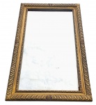 GRANDE E ANTIGO ESPELHO em moldura de madeira esculpida e pintada - 125x74 cm a moldura e 106x55 cm o espelho - espelho com manchas, pontos de oxidação e enquadrar melhor na moldura.