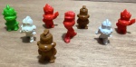 Lote composto por 8 bonecos Googos em modelos e cores variadas conforme fotos.