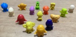 Lote composto por 15 bonecos Googos em modelos e cores variadas conforme fotos.