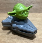 Boneco do Mestre Yoda da coleção Star Wars do McDonalds 2020-8x10cm.
