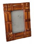 Porta retrato em madeira, rattan e vidro - 22x17 cm e 13,5x8,5 cm a foto - com descascados no rattan. (C.A.)