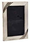 Porta retrato em metal com banho de prata e vidro -17x12 cm e 13,5x8,5 cm a foto - necessitando retocar o banho. (11) (C.A.)