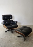 CHARLES EAMES - luxo e sofisticação nesse exemplar genuíno dos anos 80, para americana HERMAN MILLER