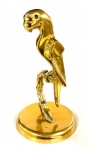 PIERO BANFI - Escultura em bronze dourado representando figura de papagaio repousado sobre tronco. A