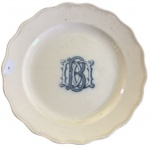 Barão de Drummond, grande medalhão produzido em porcelana européia, com monograma do importante nobr