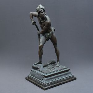 Nicanor Plaza (1844-1918). Escultura peruana a Caupolicán de bronze representando figura de indígena