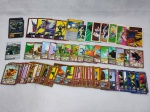 Lote de figurinhas e cartinhas de coleções e álbuns diversos