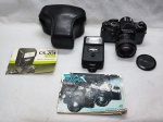 Câmera fotográfica YASHICA FX-D câmera SLR de 35mm com manuais e flash