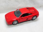 Miniatura de carrinho Ferrari F355 Spider da Maisto, escala 1:24