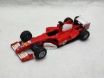 Miniatura de carrinho Ferrari F2005 da coleção dos postos Shell V-Power, escala 1:38