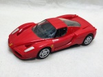 Miniatura de carrinho Enzo Ferrari da coleção dos postos Shell V-Power, escala 1:38