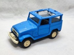 Miniatura de carrinho Toyota Bandeirante, med. aproximadamente 11,5cm