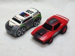 Duas miniaturas de carrinhos da Hot Wheels, med. aproximadamente entre 6 e 9cm