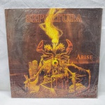 Disco de vinil Sepultura Arise em bom estado de conservação