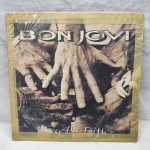 Disco de vinil Bon Jovi Keep The Faith em bom estado de conservação