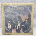 Disco de vinil Living Eyes Bee Gees em bom estado de conservação