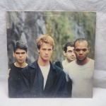 Disco de vinil Legião Urbana Que País é esse com encarte, item em bom estado de conservação