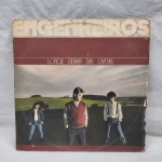 Disco de vinil Engenheiros Longe demais das capitais em bom estado de conservação