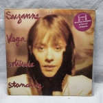 Disco de vinil Suzana Vega Solitude Standing com encarte, item em bom estado de conservação